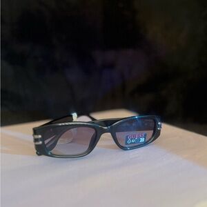Guess Dark Frame Sunglasses